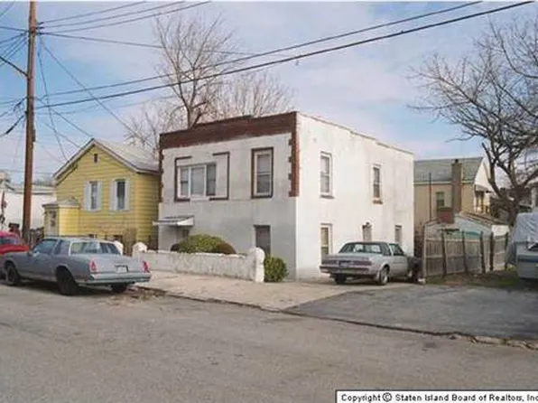 11 Balfour St, Staten Island, NY 10305
