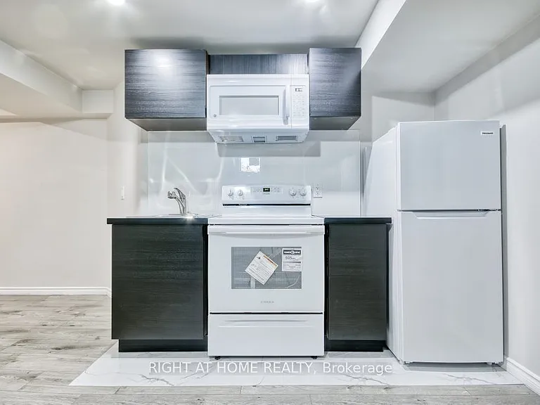 1389 Military Trl #BASEMENT — Photo 10