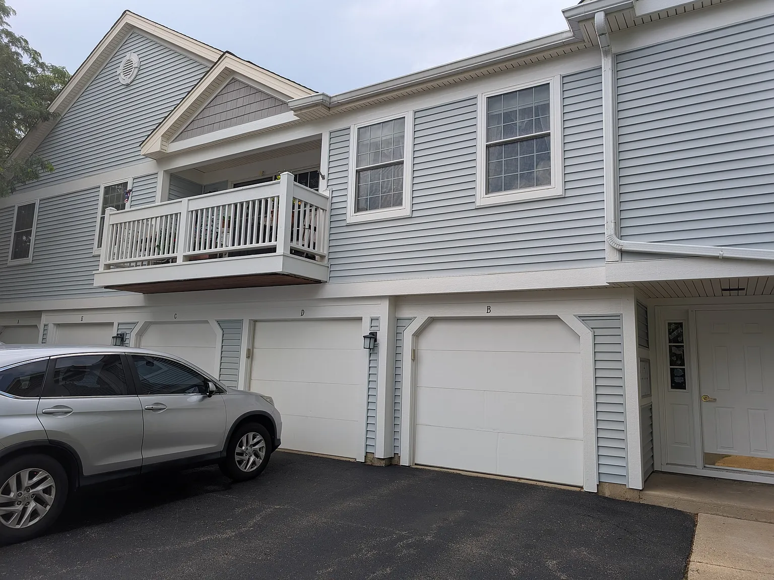 2 bed, 1.5 bath, 1158 sqft, $2,200 — Photo 1