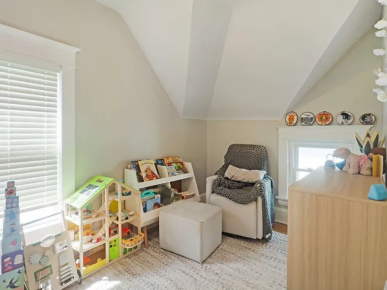 4025 Bryant Ave S — Photo 12