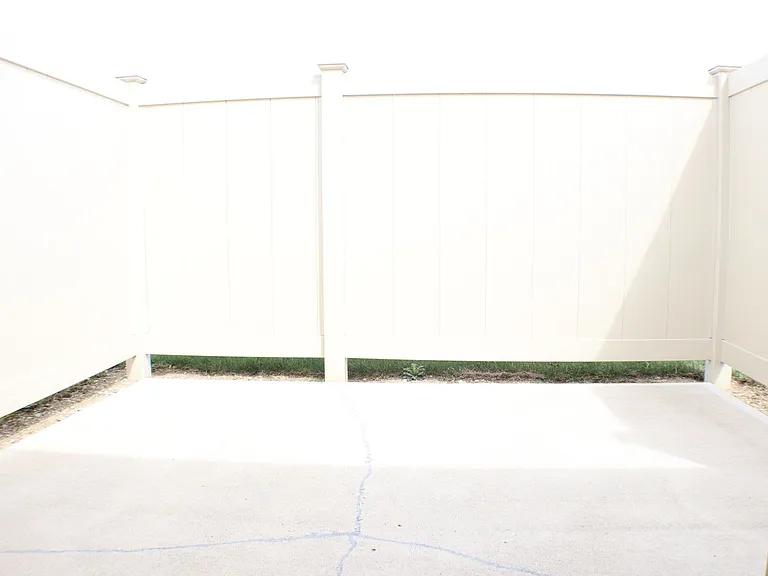 2240 Morning Glory Cir — Photo 14