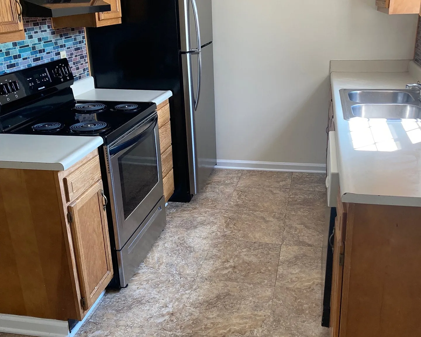 2 bed, 2.5 bath, $1,100 — Photo 4
