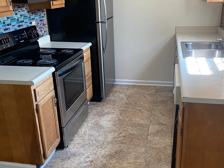 334 Lancaster Ave #8 — Photo 4