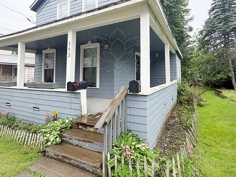 113 Spencer Ave — Photo 1