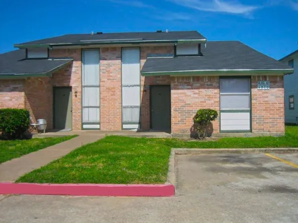 Villas on the Green Apartments