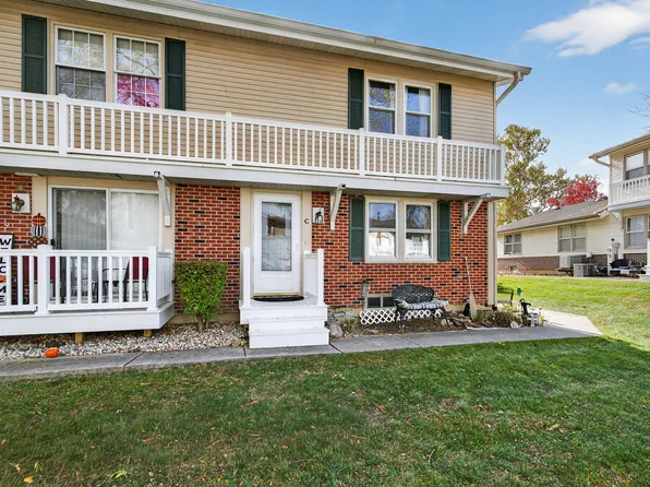 203 College Dr Unit C, Bloomingdale, IL 60108