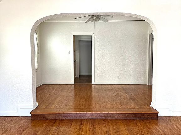 3rd image of 448 N Orange Grove Ave #450-1/2