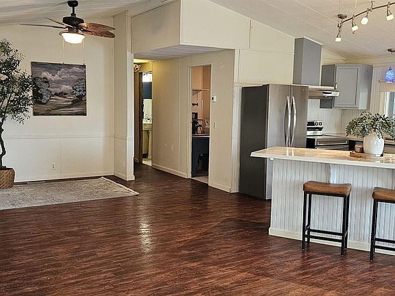 4th image of 1402 W Jennifer Ln
