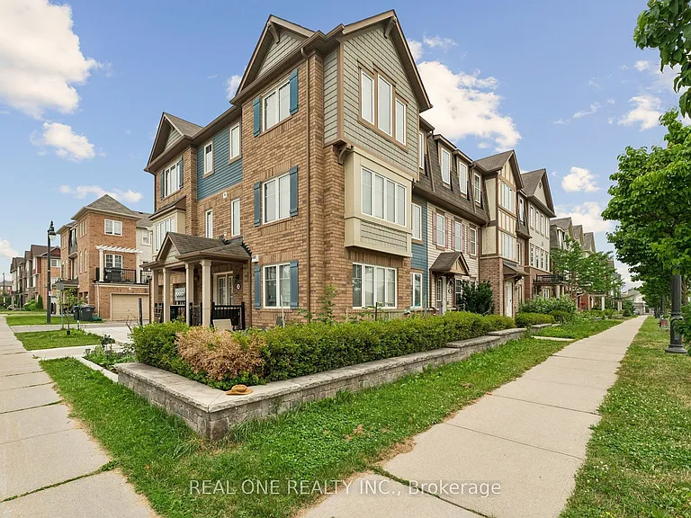 30 Henneberry Ln — Photo 38