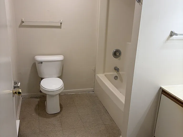 1120 Minns Dr — Photo 10