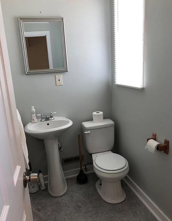1st image of 208 W Galena St