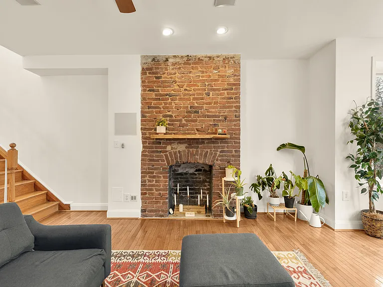 1017 Monroe St NW — Photo 7