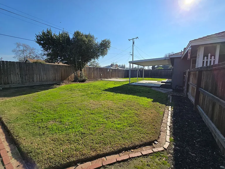 1851 Peralta Way — Photo 3