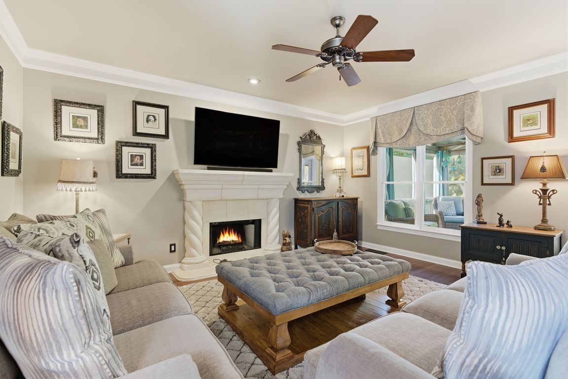 next background image