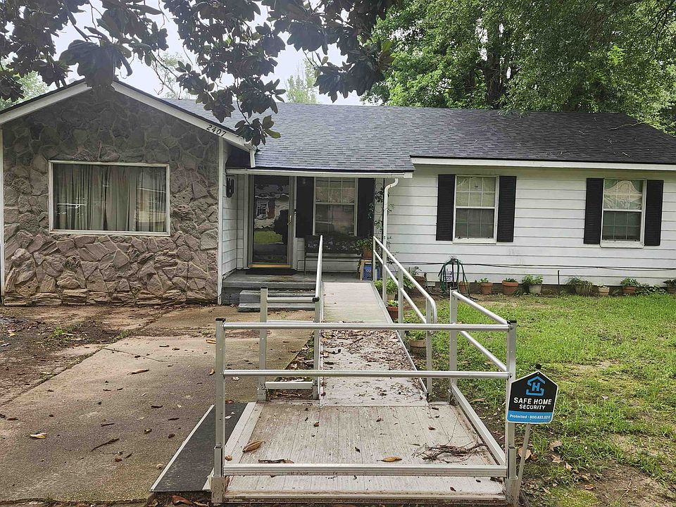 2nd image of 2407 Bryan St