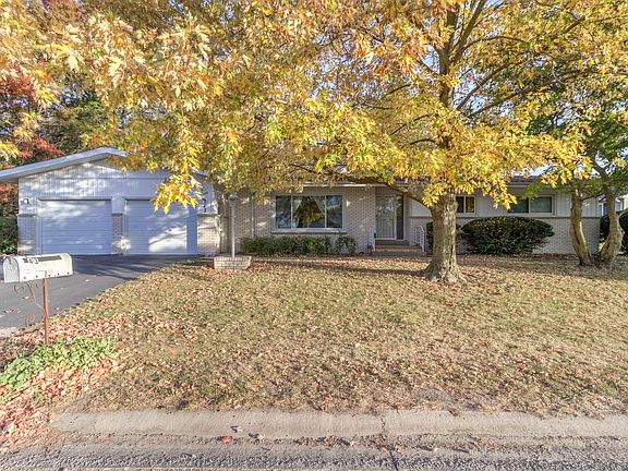 2nd image of 43 Hillcrest Dr