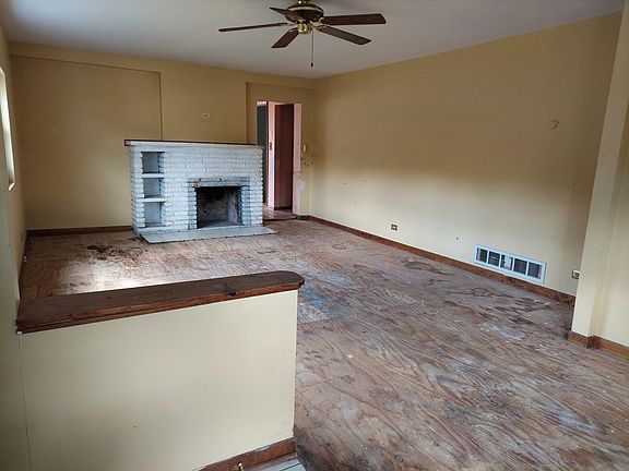 4th image of 22493 W Fairview Dr