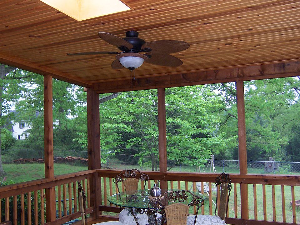 2nd image of 413 Phillips Ln