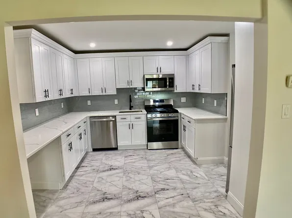 22 Robin St #C, Manchester, NJ 08759