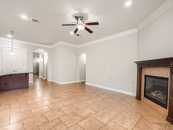 5th image of 4006 Gloucester Dr
