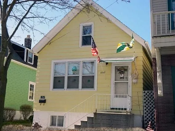 1757 N Warren Ave photo 1