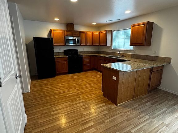3rd image of 104 E Mizzou Ct APT B