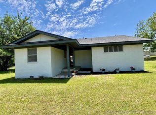 205 NE 1st St, Kingston, OK 73439