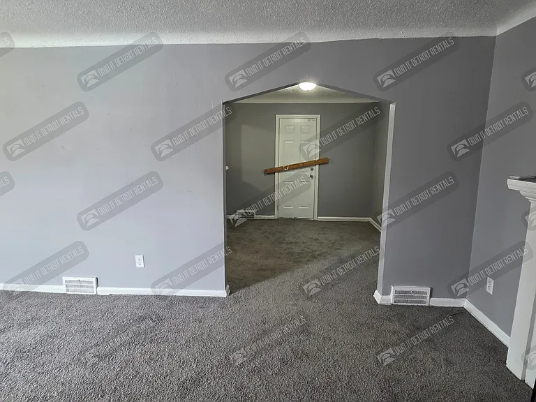 5293 Berkshire St — Photo 5