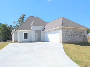11192 Whispering Oaks Dr, Denham Springs, LA 70726