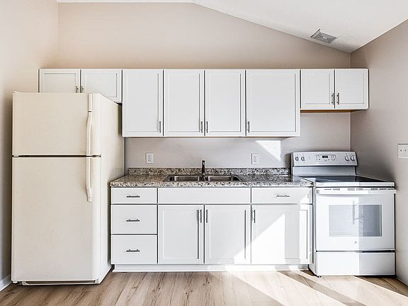 2nd image of 2515 Redgate Ln