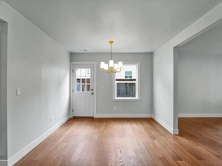 5356 SE 44th Ave — Photo 2