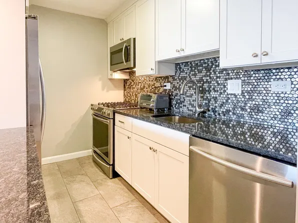 9 Hawthorne Pl APT 11J, Boston, MA 02114