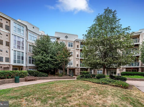 5565 Seminary Rd APT 113, Falls Church, VA 22041