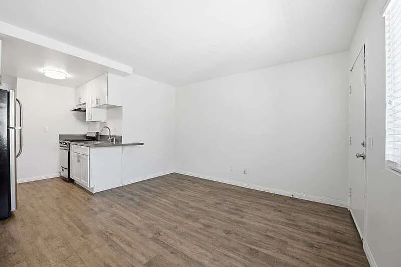 1 bed, 1.0 bath, 470 sqft, $1,795 — Photo 3