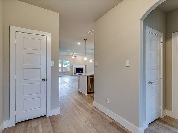 4th image of 602 Kyle Dr