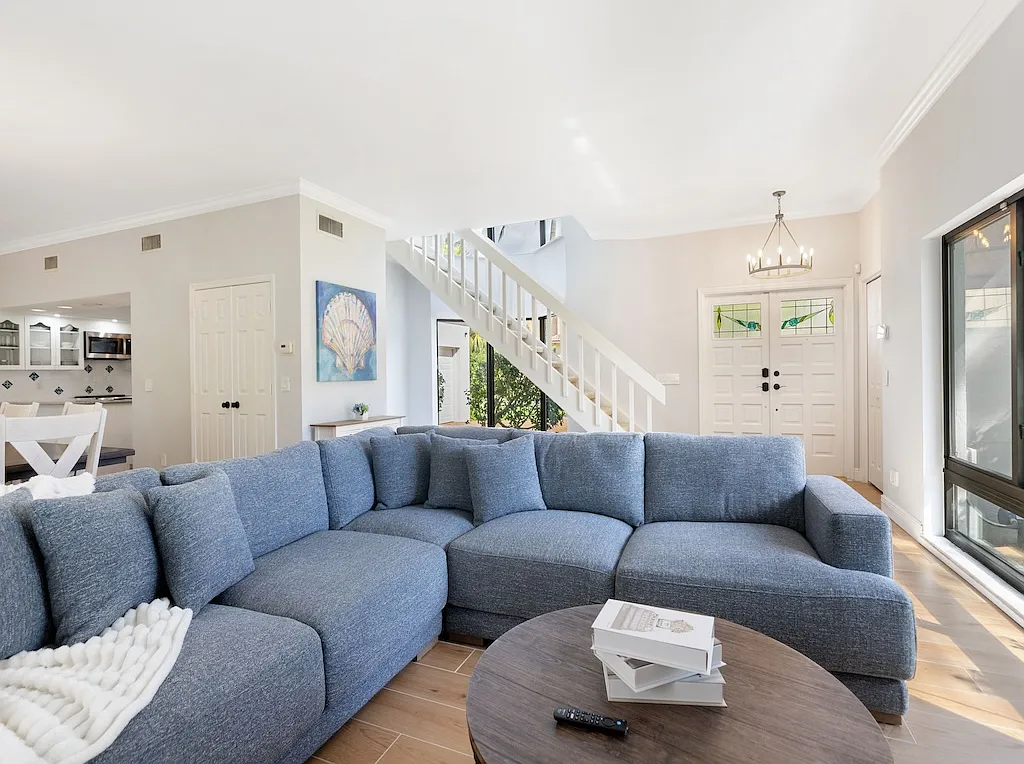 4 bed, 3.5 bath, 2456 sqft, $15,000 — Photo 4