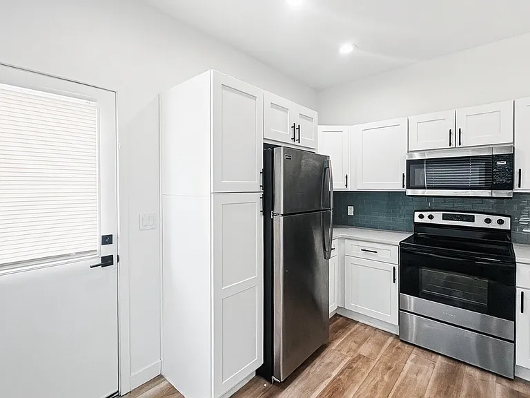 4202 N 10th St #4 — Photo 10