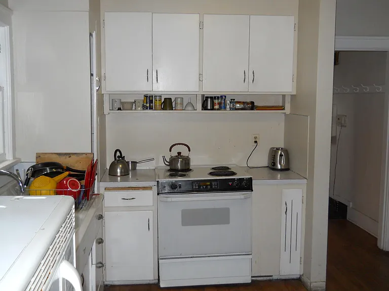 5211 11th Ave NE #302 — Photo 5