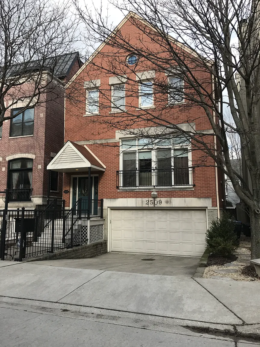 2509 N Bosworth Ave photo 1