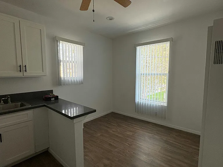 555 N La Cadena Dr #4 — Photo 4