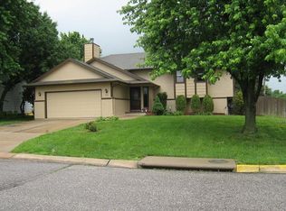 121 W Buckthorn Rd, Derby, KS 67037