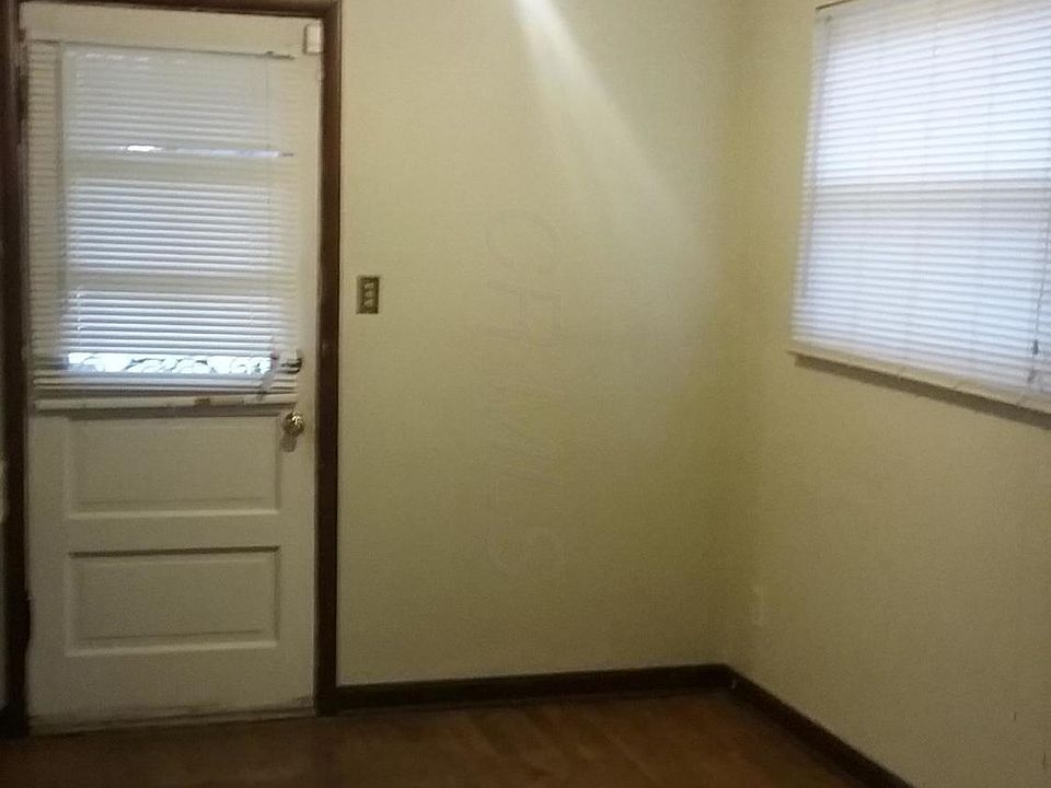 2nd image of 1095-1097 James Rd