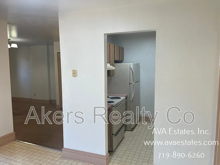 407 W 11th St #B — Photo 7