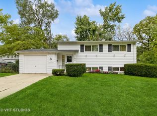 102 Big Oaks Rd, Streamwood, IL 60107