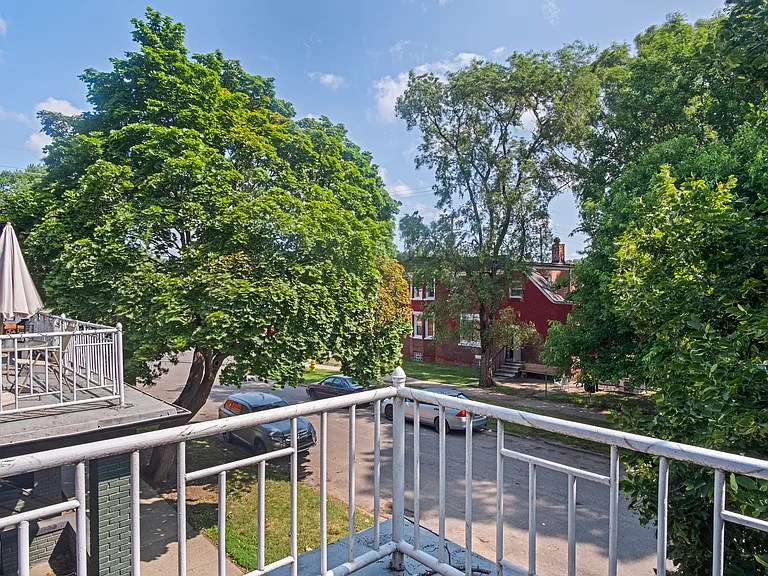2233 Campbell St — Photo 14