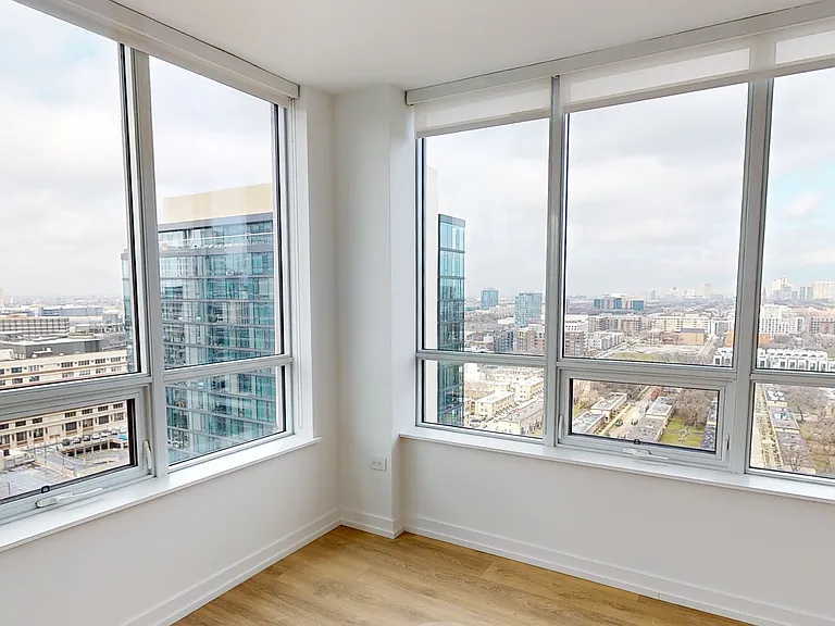 447 W Chicago Ave #1804 — Photo 4
