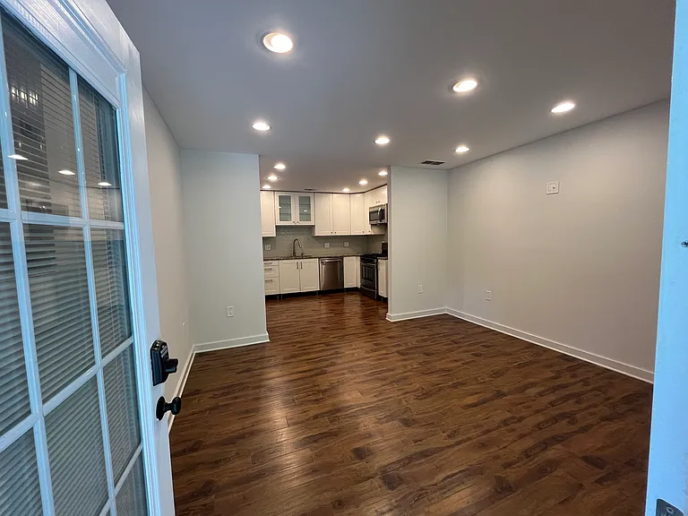 1668 Belle Isle Cir #2 — Photo 5
