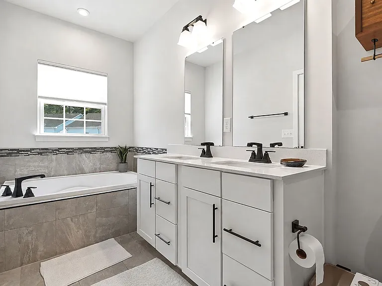 131 Callowhill Ln — Photo 17