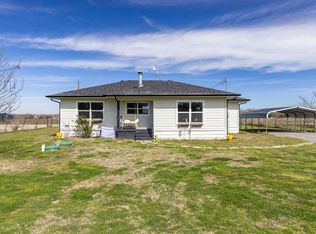 1090 Coffey Ln, Celeste, TX 75423