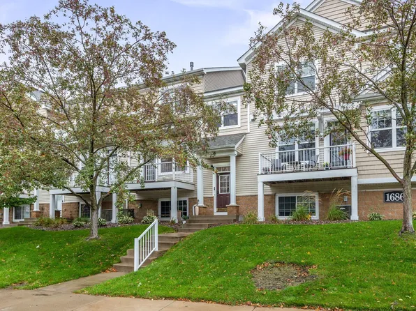 1686 Village Trl E Unit 2, Maplewood, MN 55109